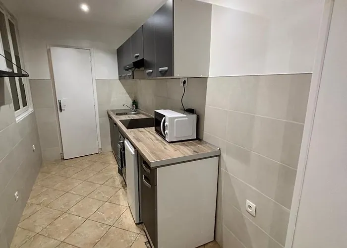 Nid Douillet Proche Paris *